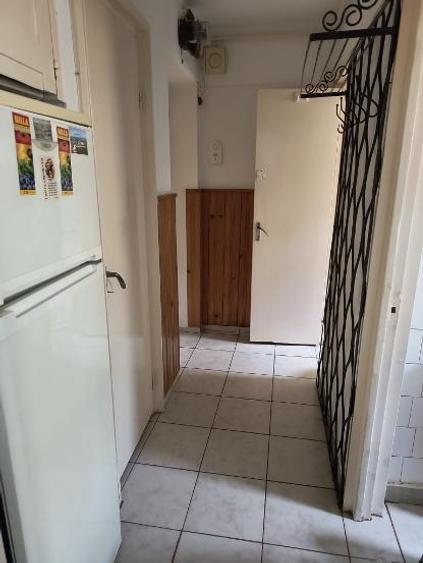 Vand apaqrtament cu 2 camere cf. 2, nedecomandat etaj 4/4, zona Aleea Savinesti