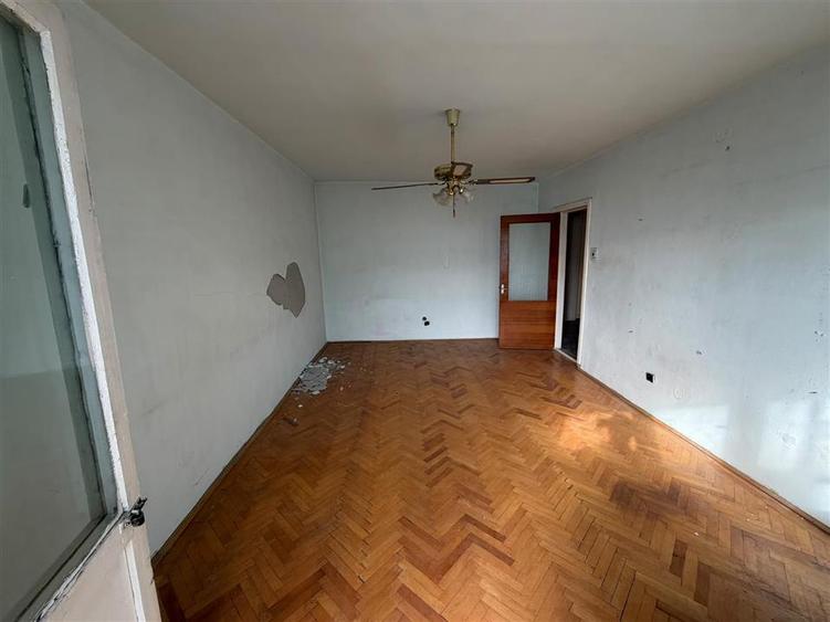 Apartament 3 camere, etaj 1, zona Centrala (fosta Autogara) 76 mp