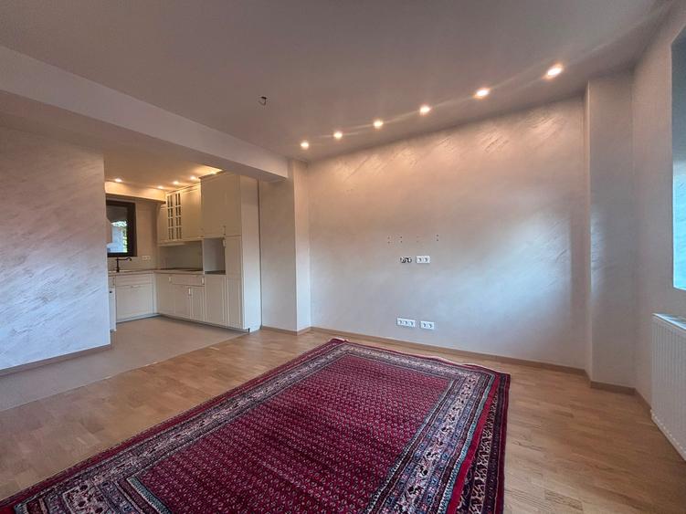 Vanzare apartament 4 camere Timpuri noi