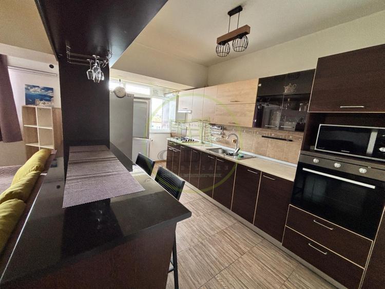 Apartament 2 camere, 75.90 mp, cartierul Craiovita Noua, zona Racheta