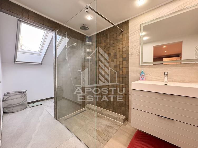 Casa pt. 2 familii, cu 9 camere, teren 832mp, Zona Girocului Timisoara