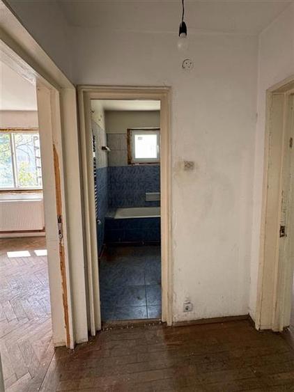 Bulevardul Basarabiei Apartament 3 camere Spatios-Luminos