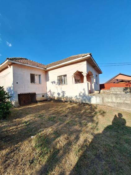 Casa de vanzare cu teren generos de 1.686 mp, Comuna Calarasi, Dolj - 2