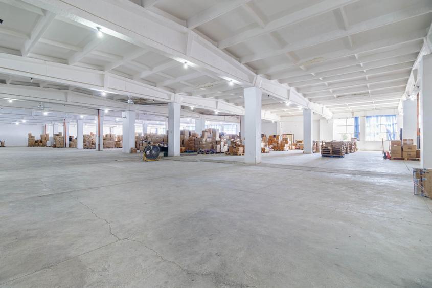 Spațiu industrial – 3.540 mp utili, birouri 600 mp, randament în <10 ani!