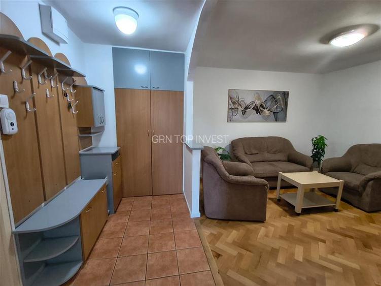Apartament 2 camere balcon parcare zona Sub Arini