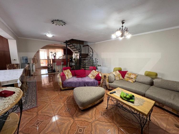 Casă P comercial/1E+M apartament, 3 camere, 333 mp, zona Cloșca