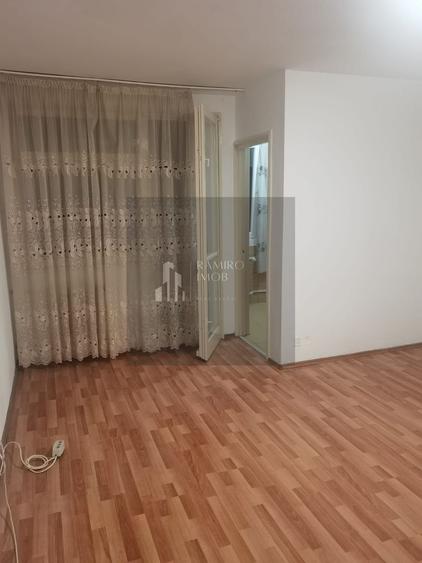 Garsoniera 31mp -etaj 3 -lift -8 min de mers Metrou Aparatorii Patriei