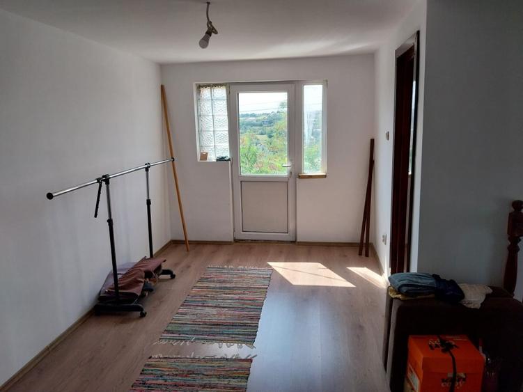 Vand casa+ teren Dealul Zorilor Iași