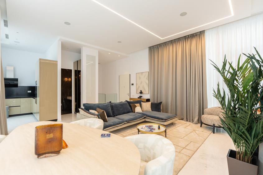 Penthouse cu 4 camere de vanzare în One Mamaia Nord
