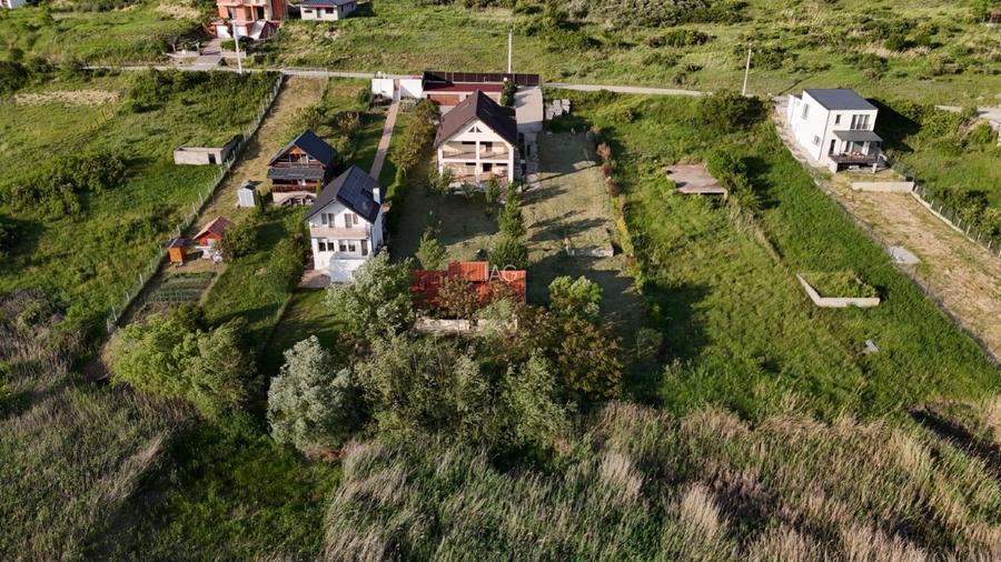 Închiriem proprietate de excepție în Campenesti  - 15