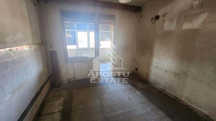 Apartament de vanzare in zona Complexului Studentesc, Timisoara,316 mp