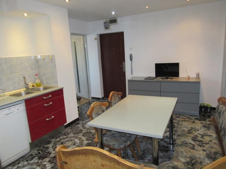 Inchiriere 3 camere Parcul Circului - B-dul Lacul Tei