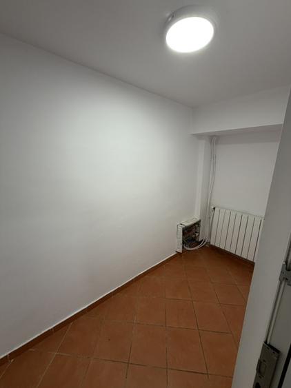Cladire Birouri | Spatiu Comercial | Grivita | 13 camere | Parcari