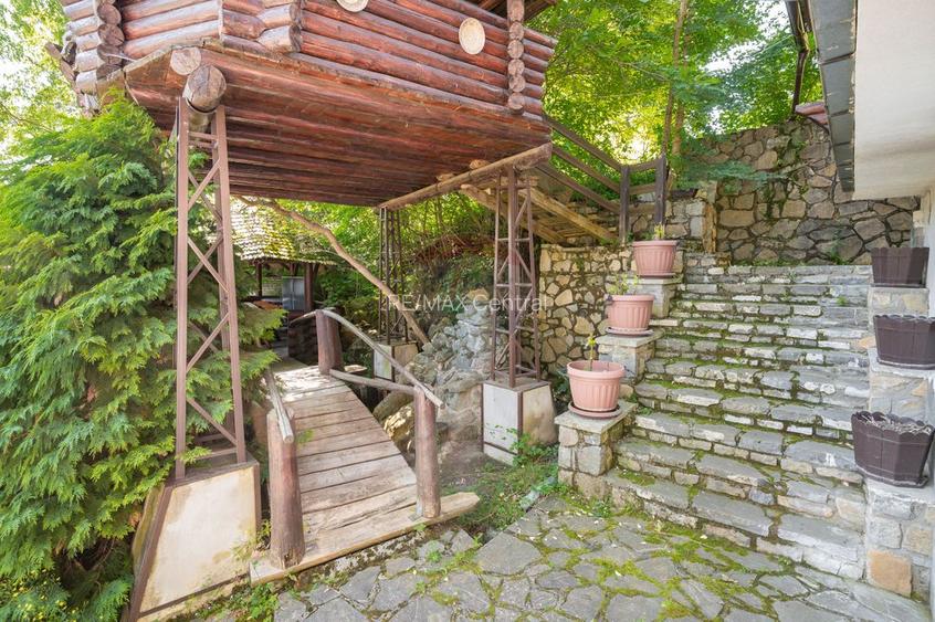 Cabană turistică, 12 camere cu restaurant, bucătărie + sală evenimente - 31