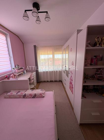 Vand 3 camere in Giroc 105000 euro