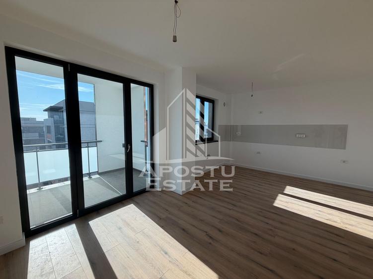Apartament cu 3 camere de vânzare, Priveliște panoramică,Torontalului
