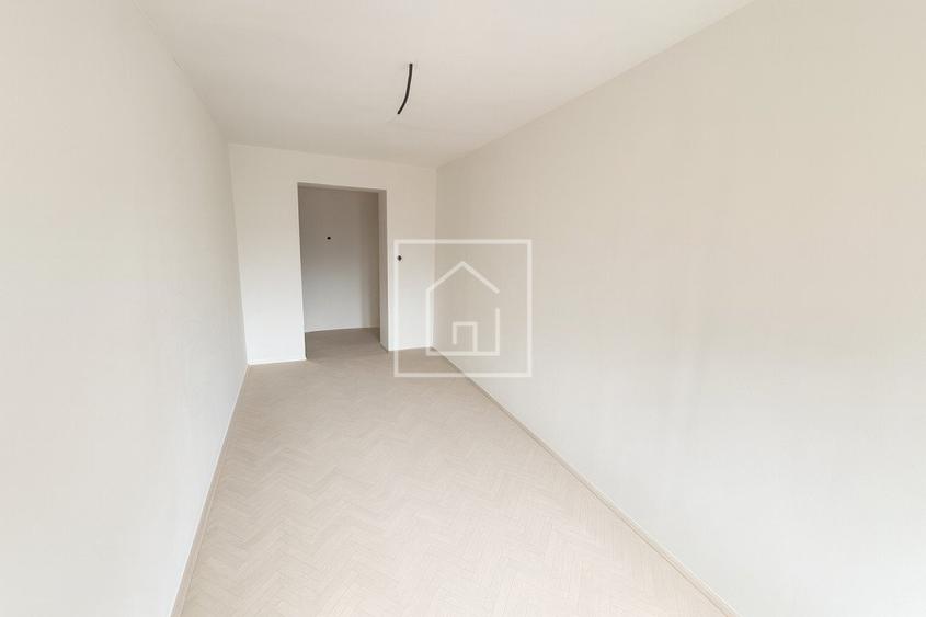 Apartament 4 camere 74 mp, curte si pivinta in Centrul Istoric SB