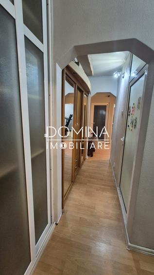 Vânzare apartament 3 camere, strada 9 Mai, vizavi de Shoping City Mall