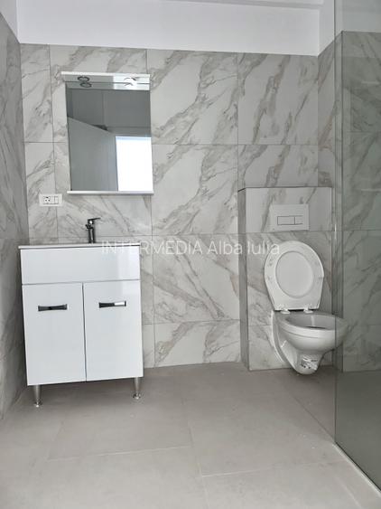 APARTAMENT 3 CAMERE I DE INCHIRIAT I CENTRU I ETAJ 1 I NEMOBILAT I - 9