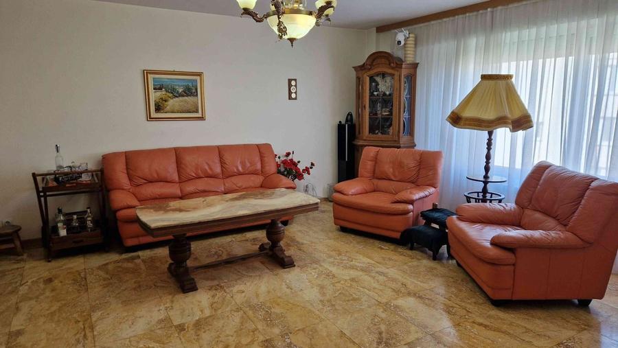 Decebal 3 Camere