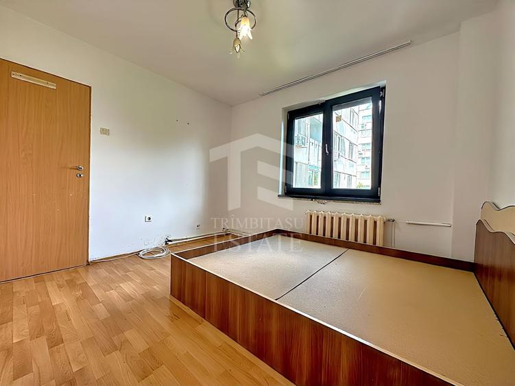 3 camere et 3 bloc 1981 2 băi Centrală proprie Metrou Gorjului 7 min