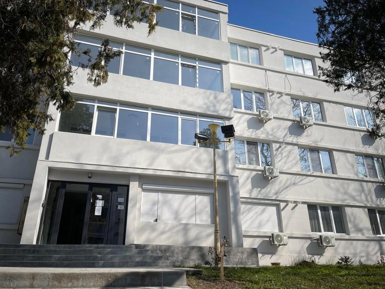 Bd. Mamaia - garsoniera noua pentru birou/cabinet, imbunatatiri, centrala gaz