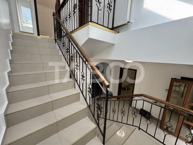 Casa individuala pretabila comercial / birouri 7 camere Central Sibiu