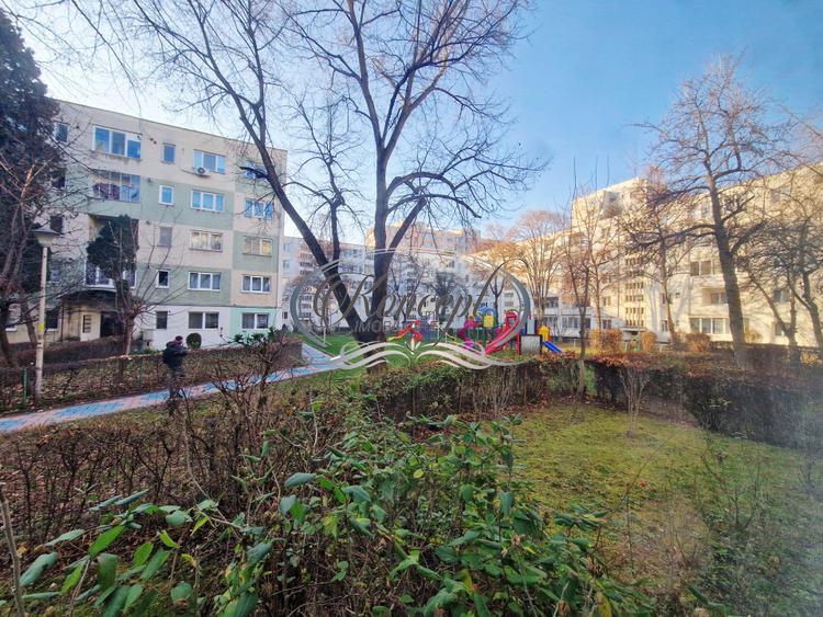 Apartament spatios cu balcon inchis si beci in zona Supeco