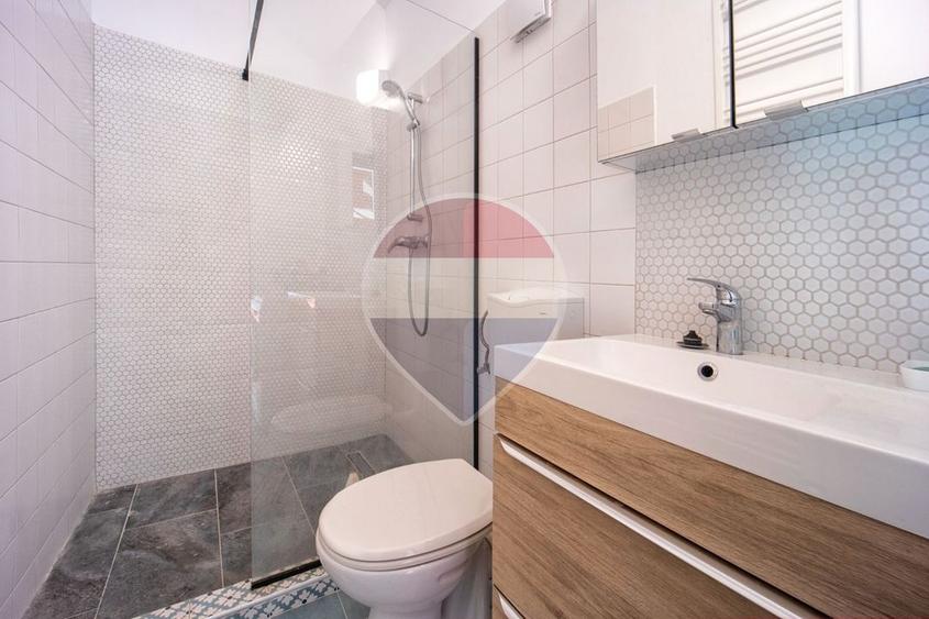 Casă cu două corpuri, teren 835 mp, str. I.L. Caragiale, Râșnov