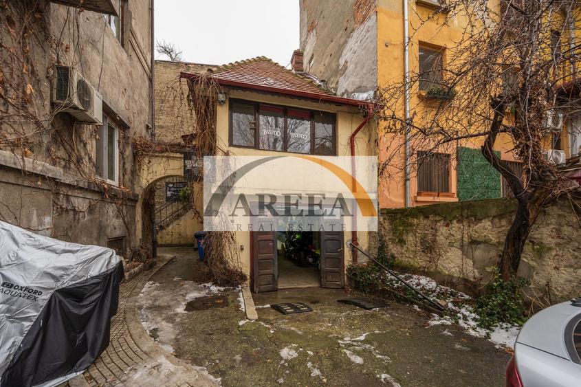 Ultracentral - zona Polona - 3 camere cu dependinte si GARAJ propriu