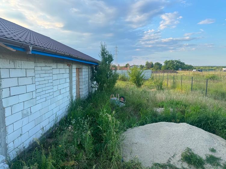 Casa Peris  zona Cocioc  (Nefinalizata) , langa terenul de Golf Bucharest