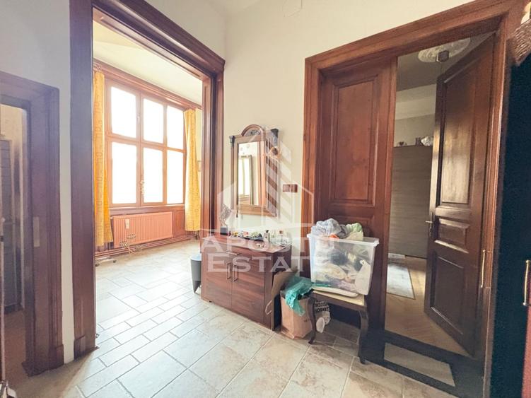 Apartament elegant in palat istoric restaurat, Timisoara Piata Maria