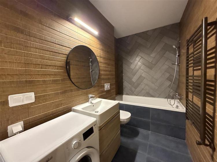 Apartament doua camere Pietonal Coresi Avantgarden ( Kasper )
