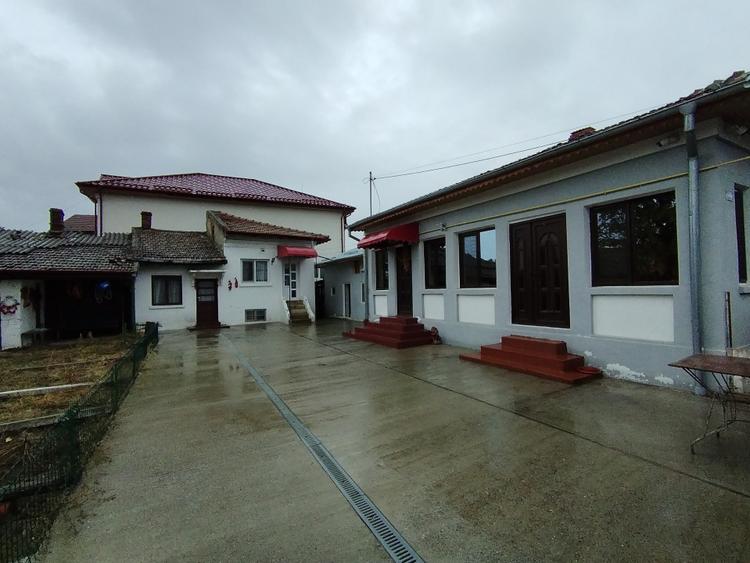 Casa de vanzare, 200 mp, zona Nicolae Romanescu