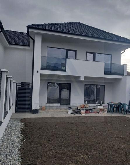 Casa individuala 4 camere 146 mp utili P+1 si teren 475 mp in Selimbar