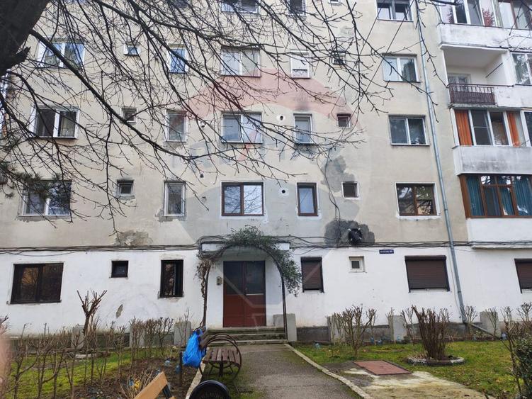 Apartament cu 2 camere de vânzare în Brad,jud. Hunedoara
