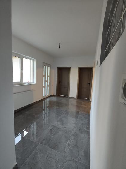 Spațiu birouri, 7 camere, curte, garaj, panouri fotovoltaice, Parcul Armătura