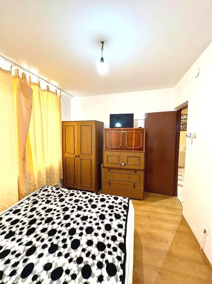 Apartament 3 camere 72mp zona Unitatea Militara 85000eur neg