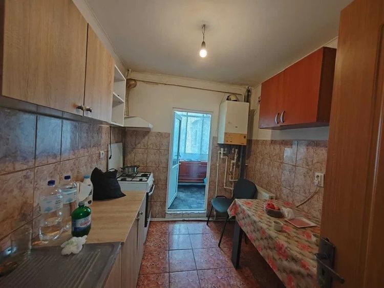 Apartament 2 camere, decomandat, zona Nicolina