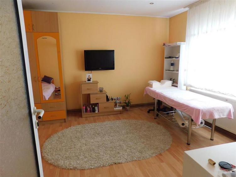 Vanzare spatiu comercial cu Casa P+E pentru clinica privata, cabinete sau labola