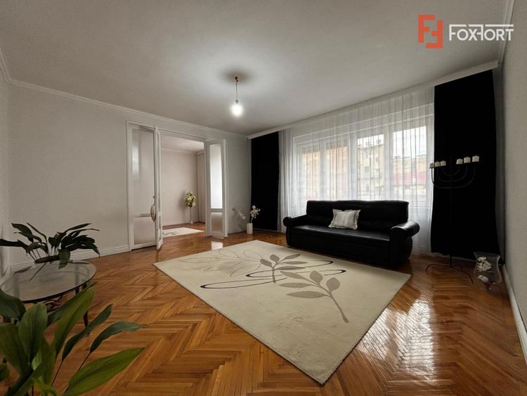 194 mp apartament de lux + 195 mp curte individuala, zona Centrala, Arad