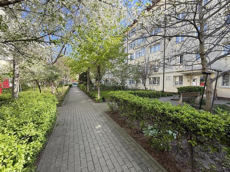 Apartament 2 camere, Mioritei (Slanicului), etaj 4/4, acoperis sarpanta. - 2