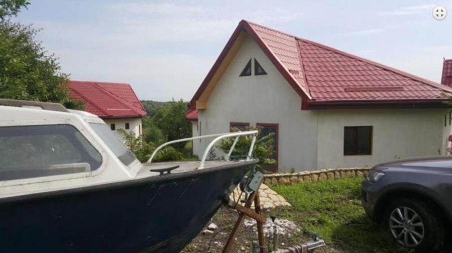 Oportunitate Unică de Investiție, Delta Dunării: Mini-Complex de Case, Pensiune