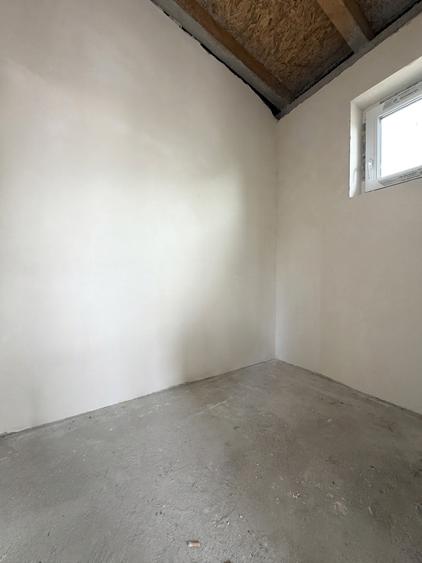 Duplex 4 camere, 96 mp utili, 16 mp terasa, 370 mp teren - Sag