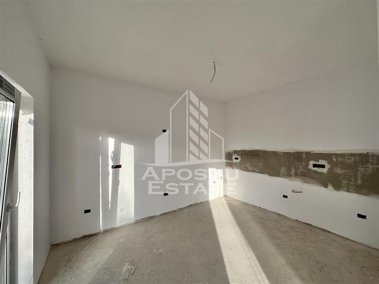 Jumatate de duplex cu 5 camere de vanzare, despartit, Dumbravita