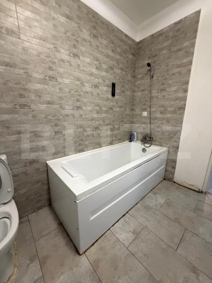 Apartament 2 camere de vânzare, 72 mp, zona Pietroasa