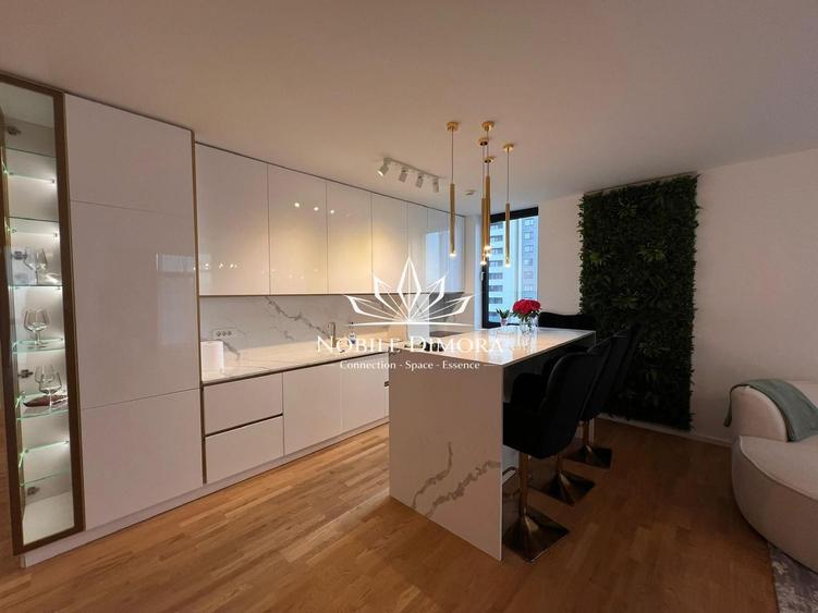 ISHO - Apartament cu 4 camere de lux, 2 bai, 2 balcoane, parcare privata