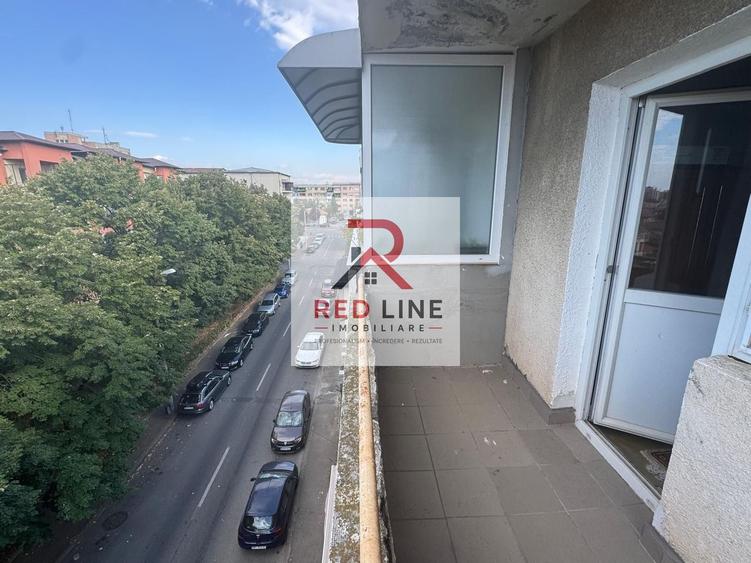 Apartament 3 camere, decomandat,etaj 4 (zona centrala Hotel Traian)