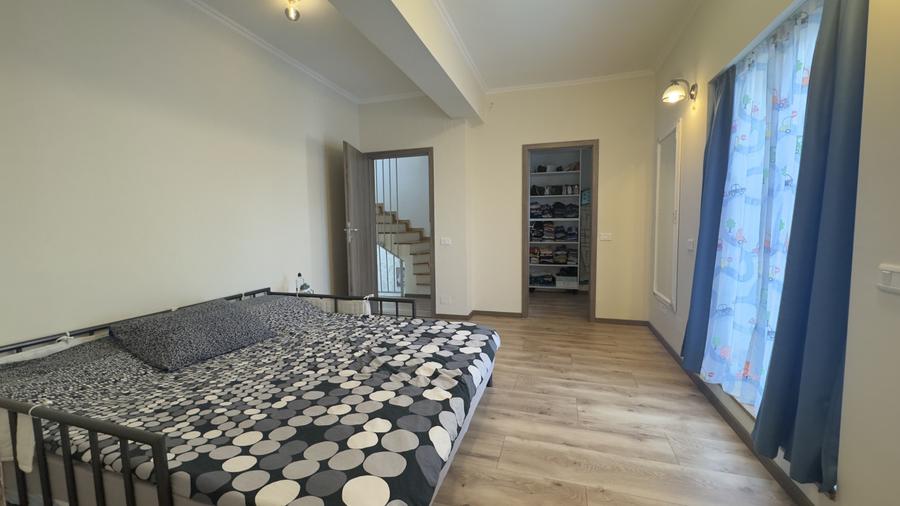4 camere, 140mp, 4 bai, gradina, terasa, parcare, zona Corneliu Coposu