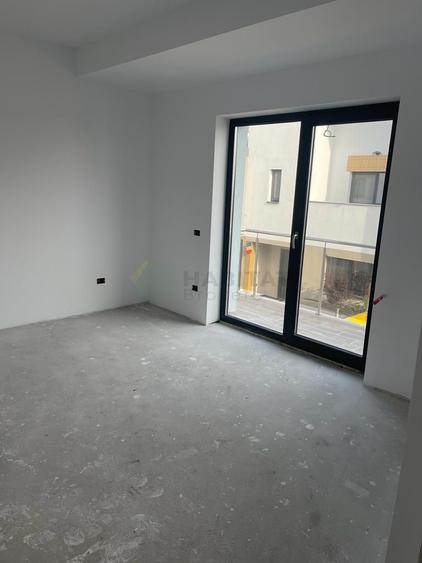 Vilă spațioasă Tunari | Curte mare | Complex închis